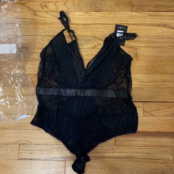 Fashion Nova Lace Bodysuit - Picture 1 of 6